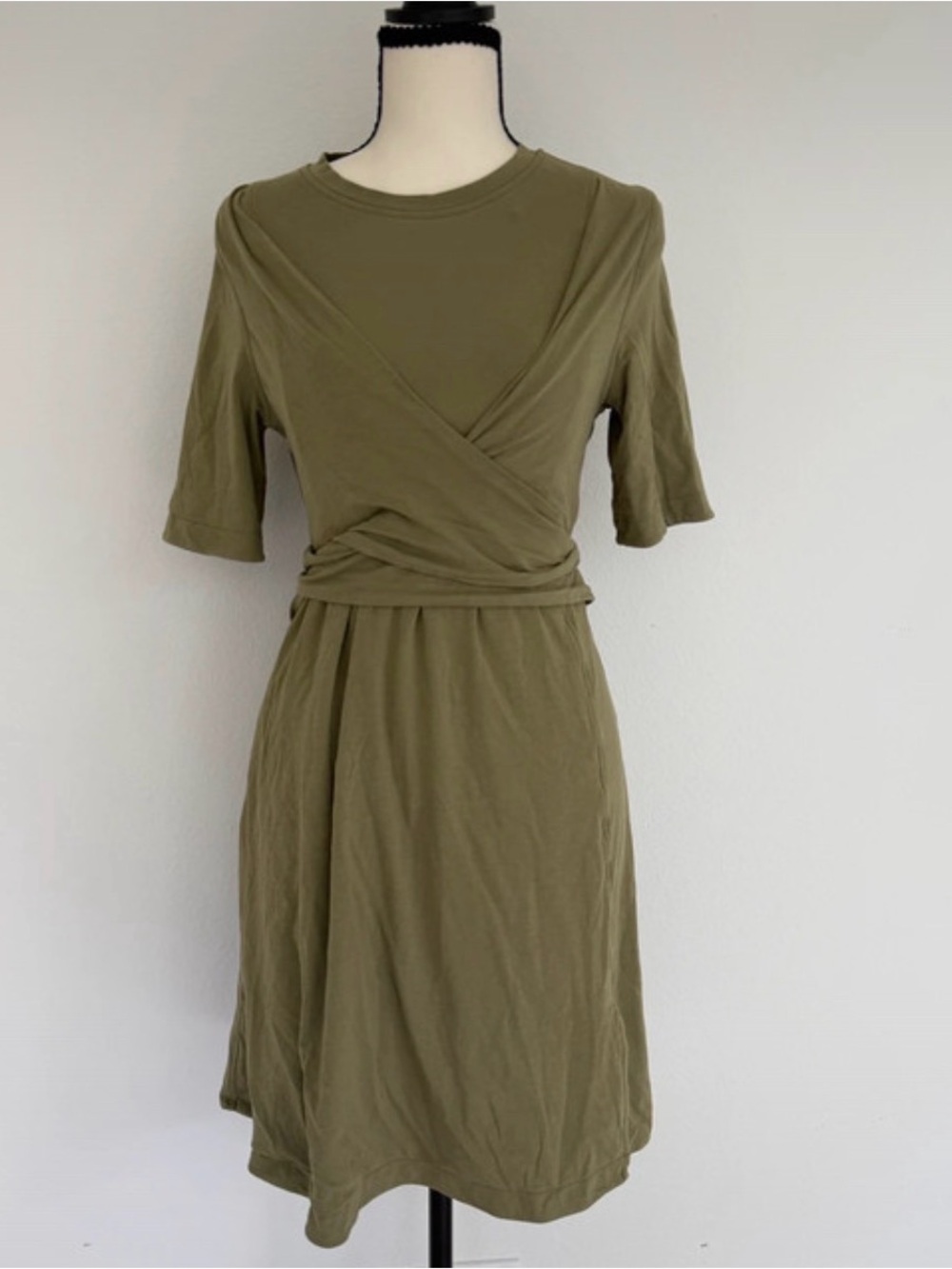 Lululemon All Yours short sleeve wrap dress, olive, Sz 6